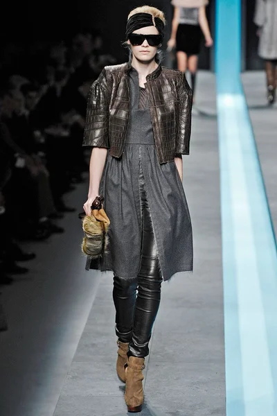 Look 9